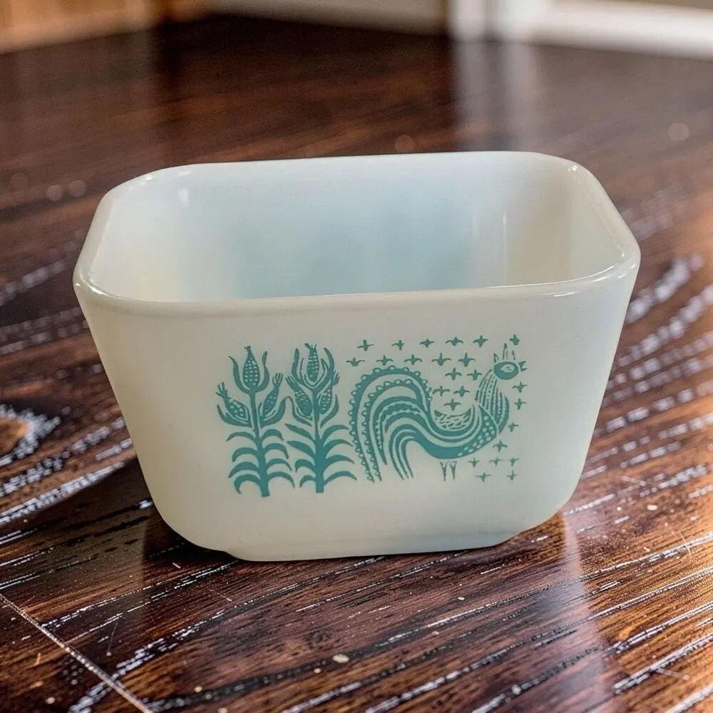 Pyrex Amish Butter Print Rooster Turquoise 501 Refrigerator Dish 1.5 Cup Dish